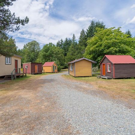 Manapouri Holiday Park Exterior photo