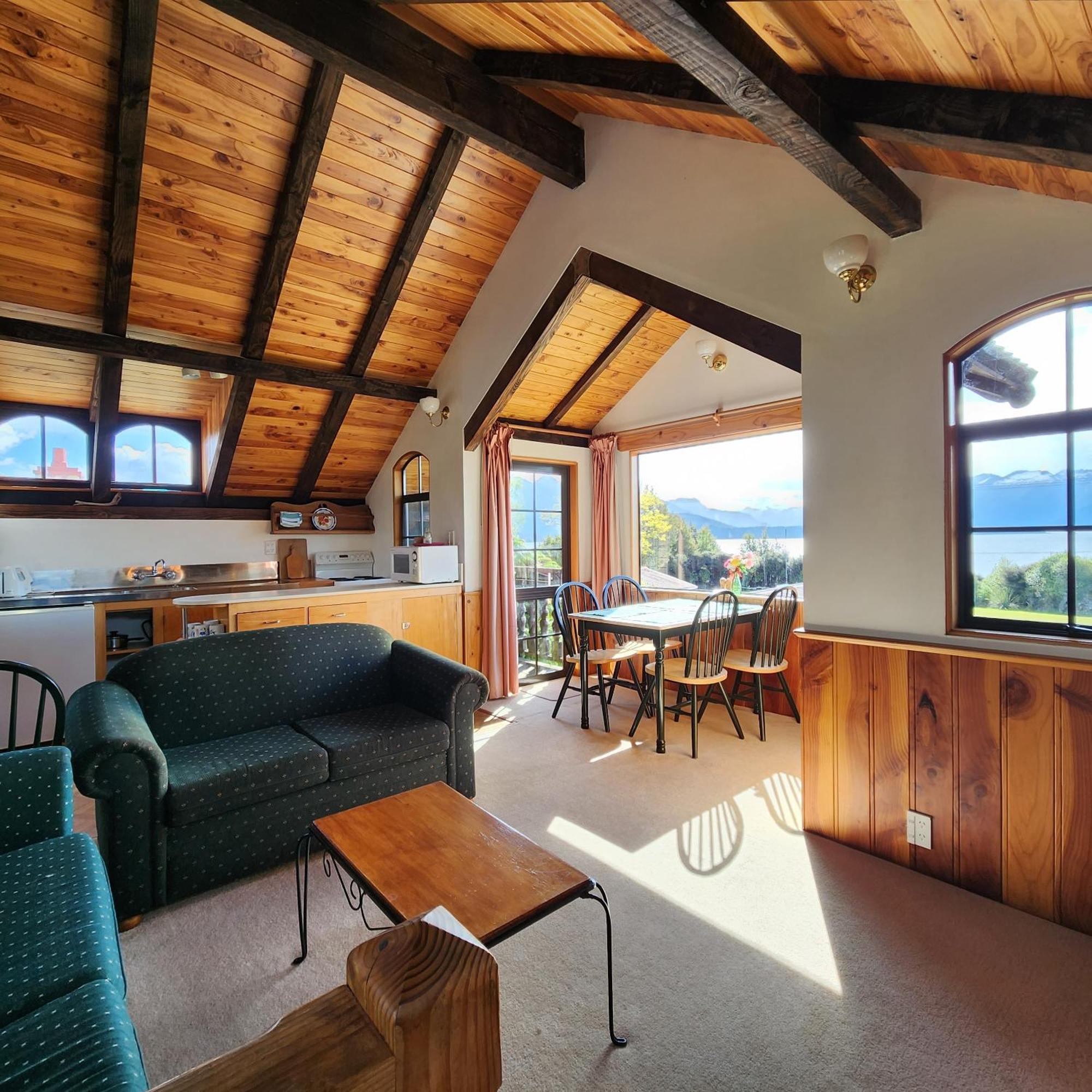 Manapouri Holiday Park Exterior photo