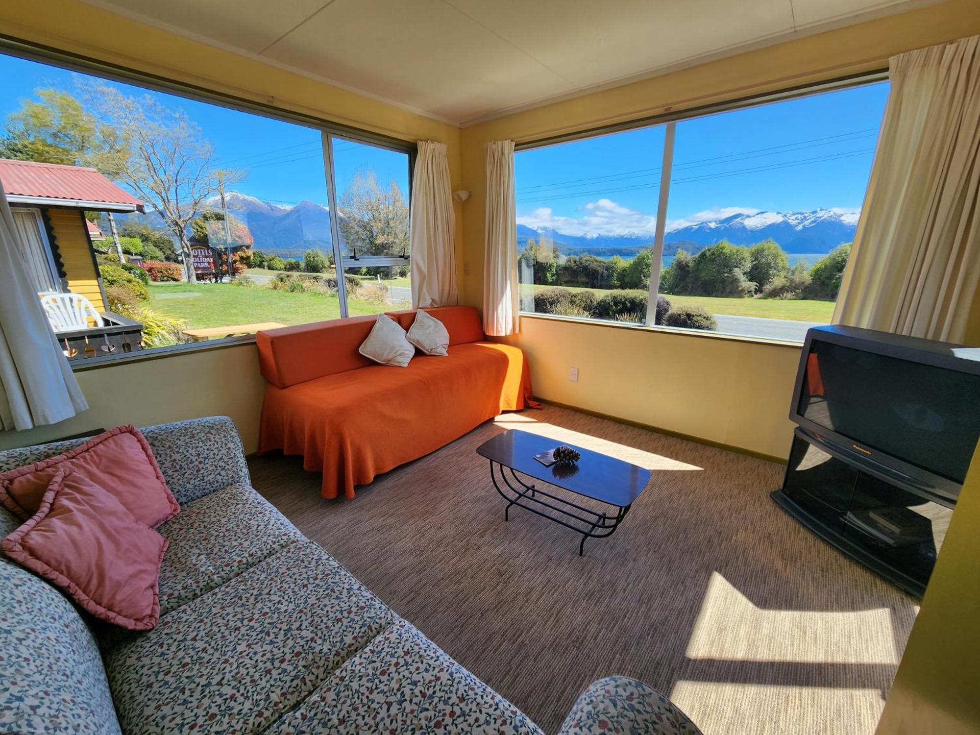 Manapouri Holiday Park Exterior photo
