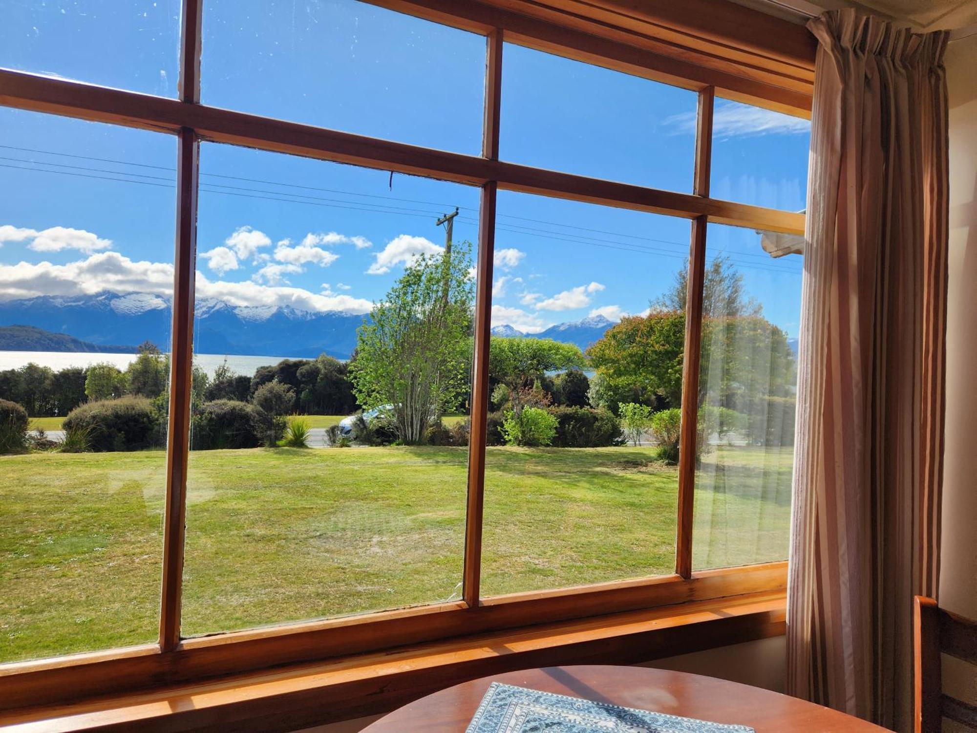 Manapouri Holiday Park Exterior photo