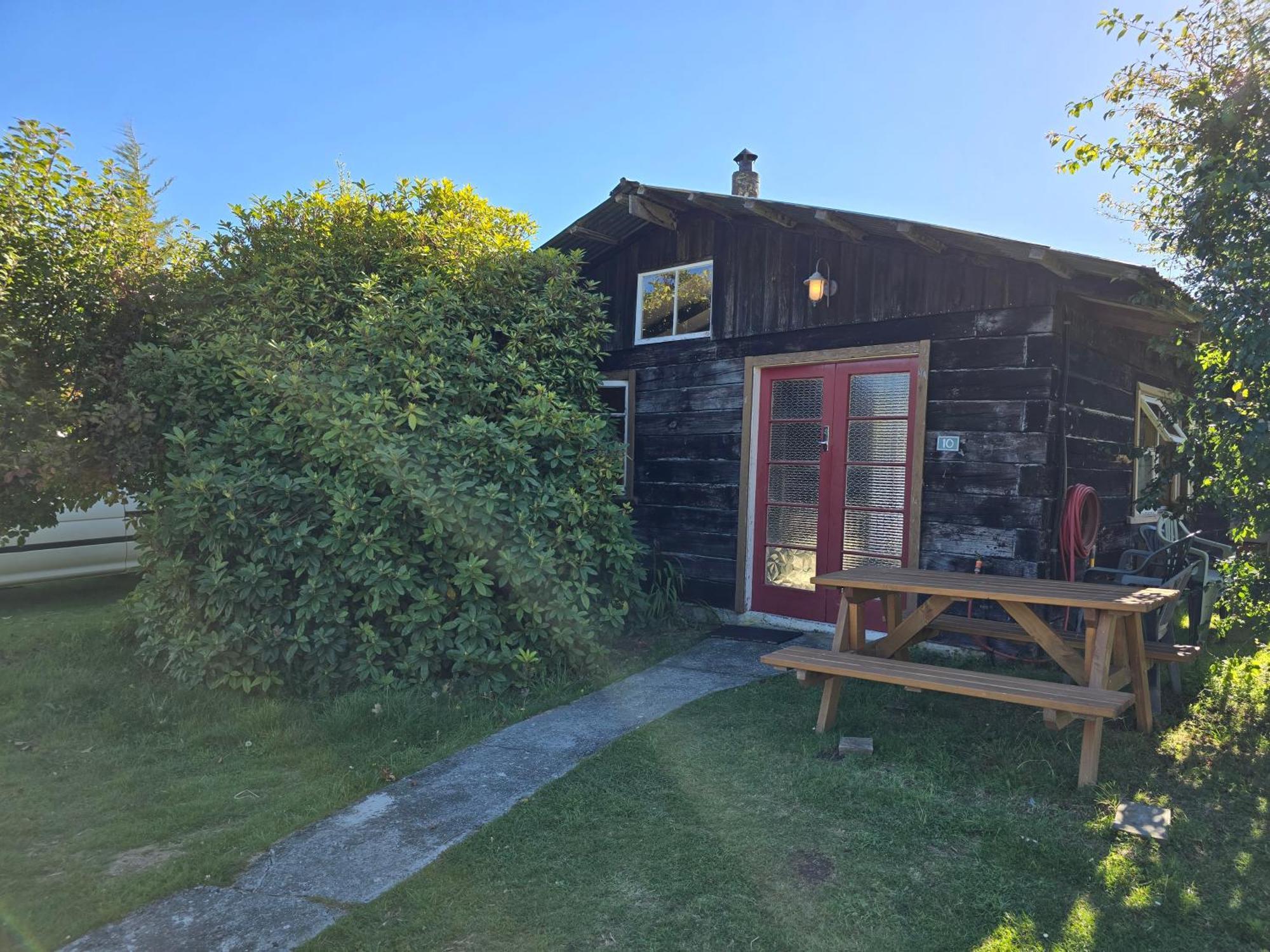 Manapouri Holiday Park Exterior photo